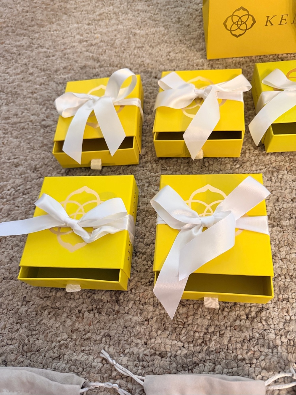 New Kendra Scott Gift Packaging Lot - Picture 5 of 7